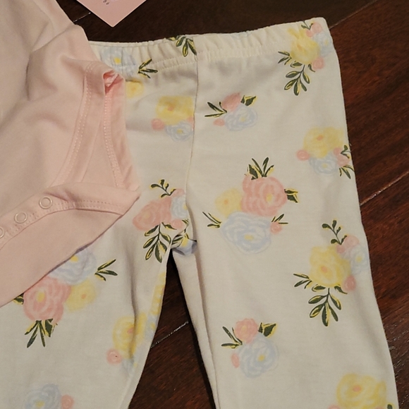 6-9M matching Set - Picture 3 of 3